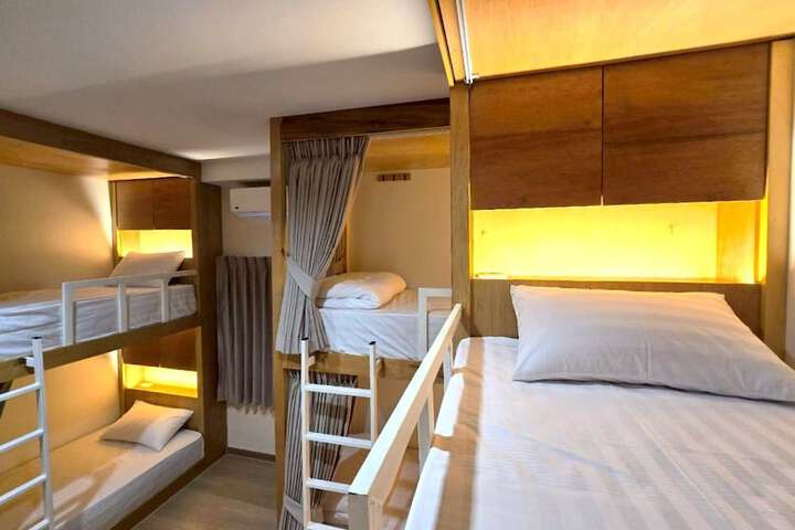 Room 44 of 86