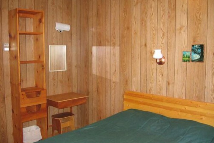 Room 2 of 17