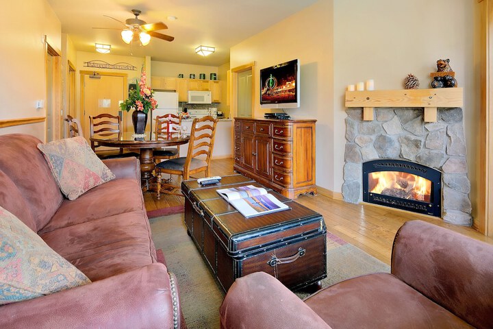 Lounge 101 of 134