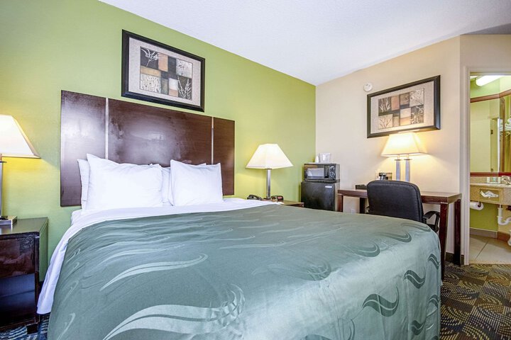 1 Queen Bed Upgrade (6 of 8)