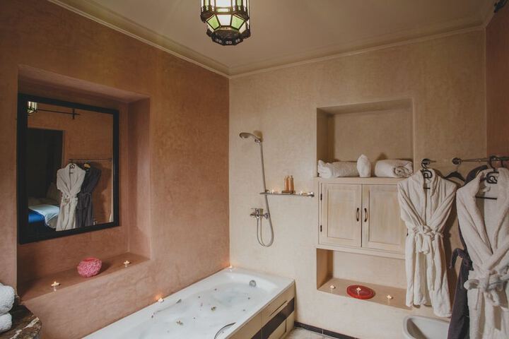Room 13 of 21