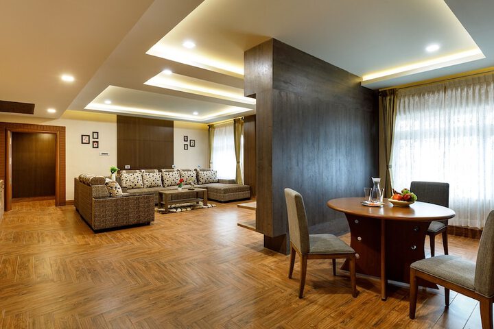 Room 4 of 42