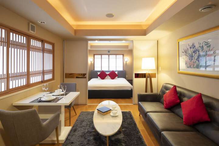 Room 7 of 32
