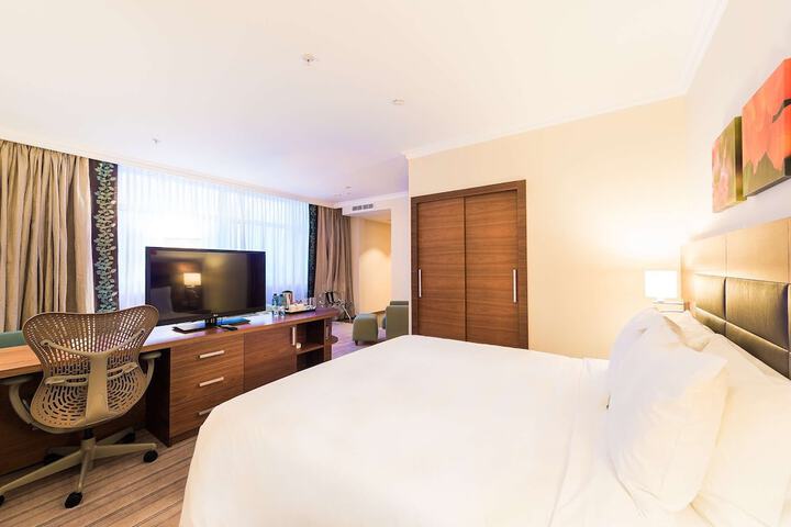Room 16 of 65