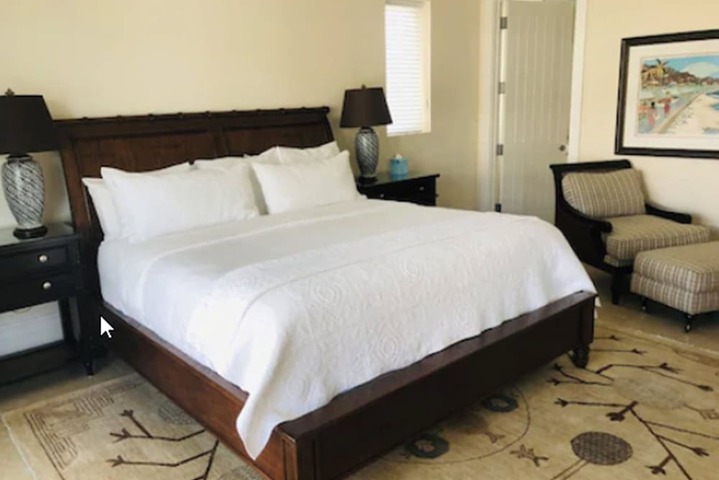 Room 7 of 77
