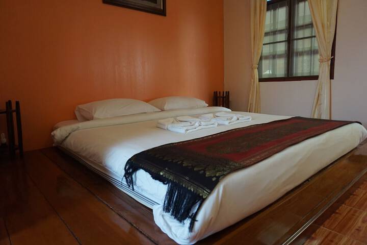 Room 12 of 30