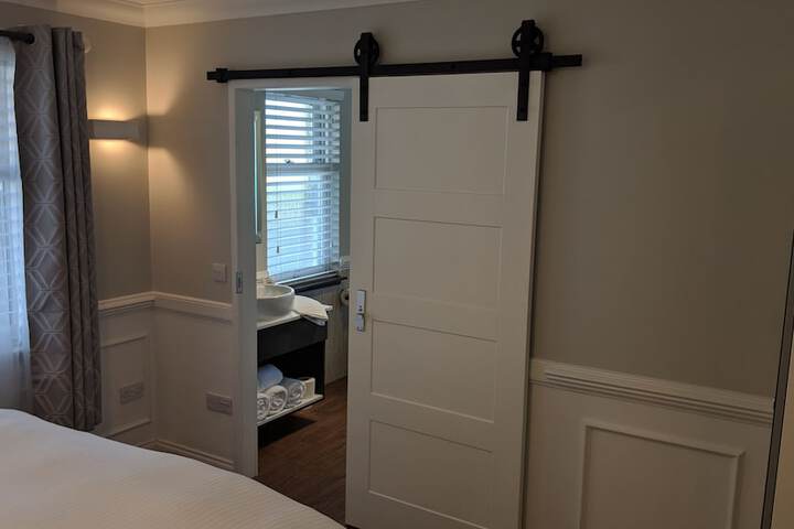 Room 7 of 32