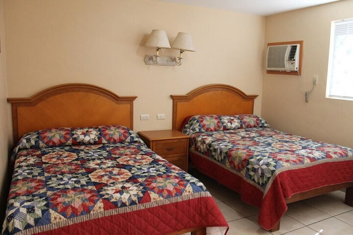 Room 7 of 18