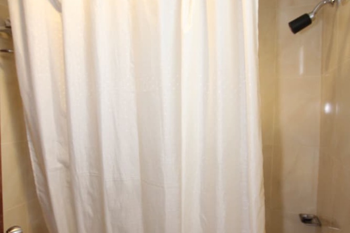 Room 27 of 70