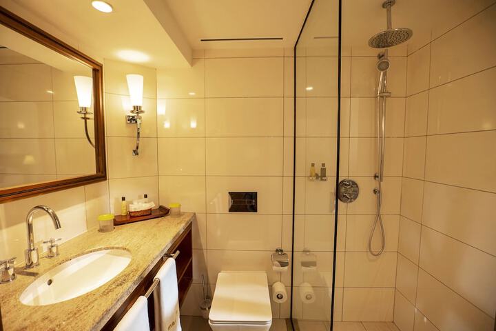 Room 83 of 209