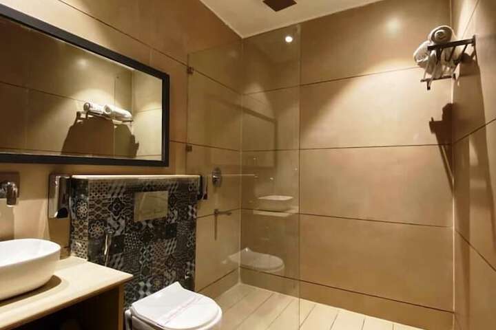 Room 13 of 21