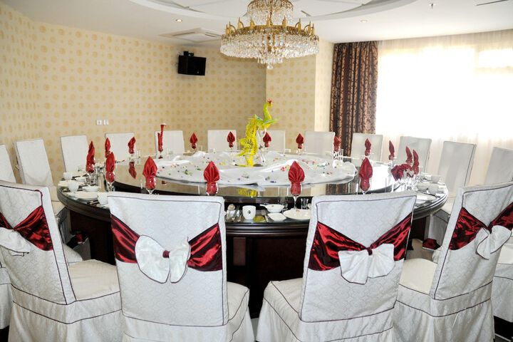 Ballroom/Hall 95 of 117