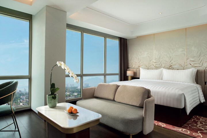Room 15 of 34
