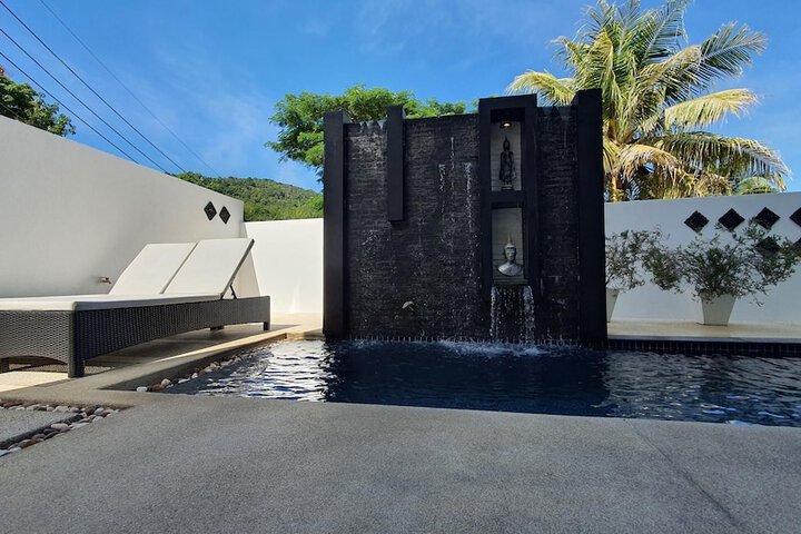 Hotel with Pool