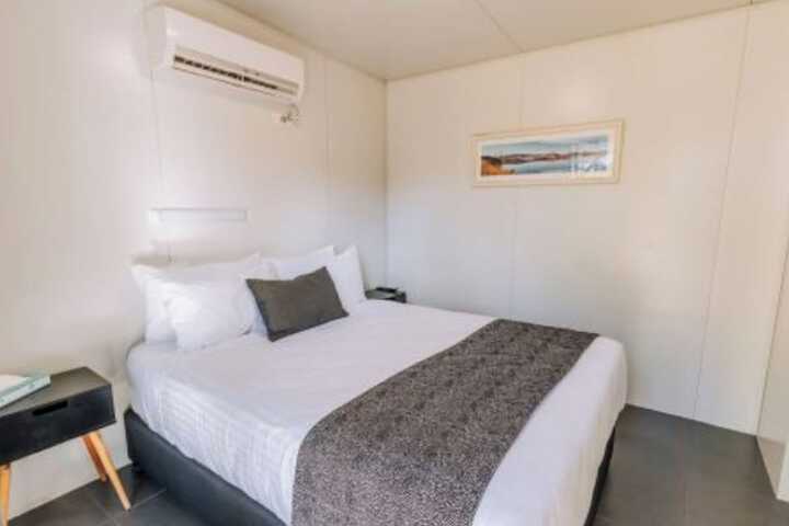 Room 5 of 42