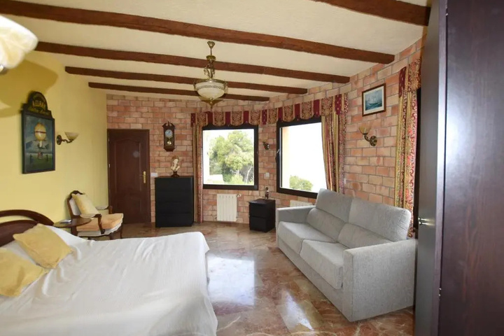 Room 2 of 21
