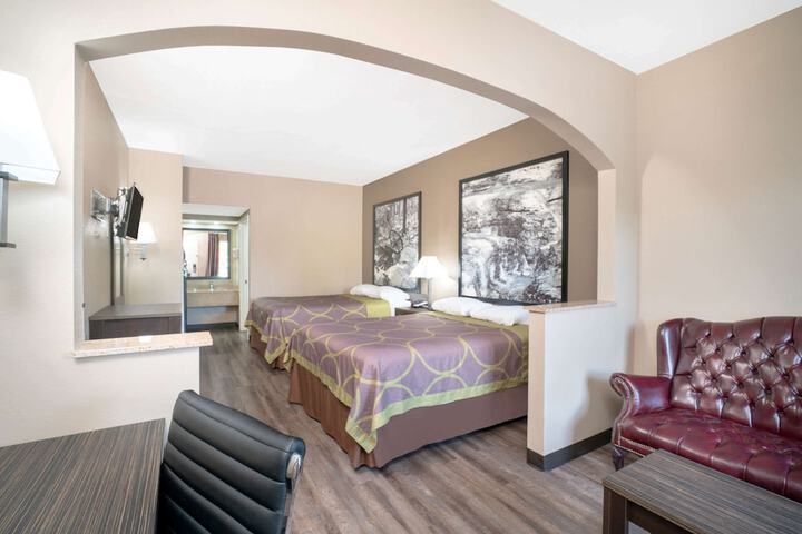 2 Queen Beds Studio Suite (6 of 6)