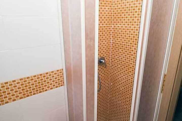 Room 13 of 37