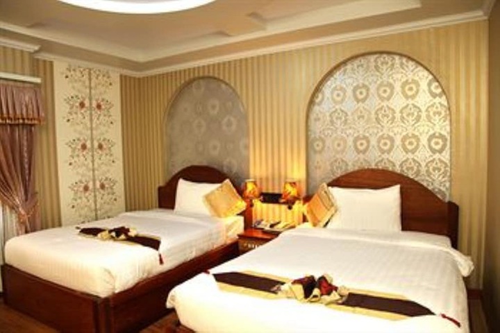 Room 8 of 34