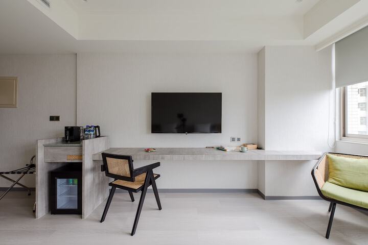 Room 12 of 50