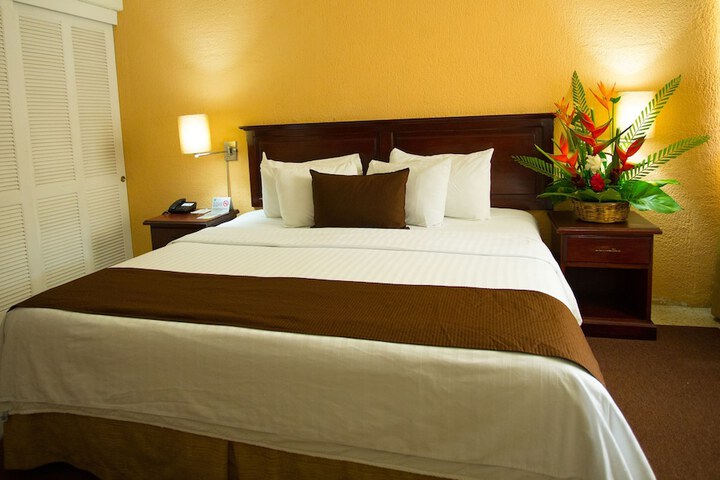 Room 6 of 40