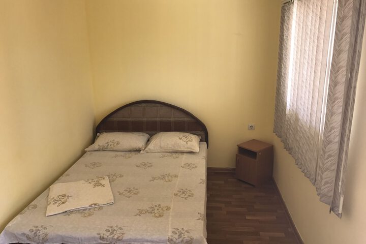 Room 4 of 26