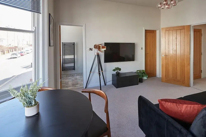 Room 4 of 15