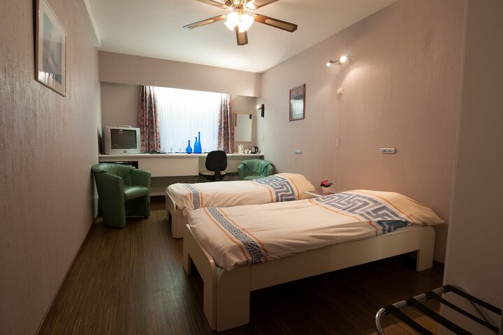 Room 3 of 23