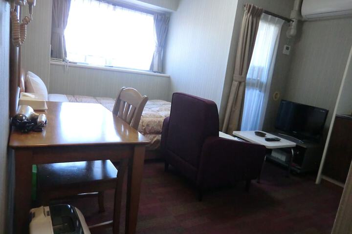 Room 27 of 50