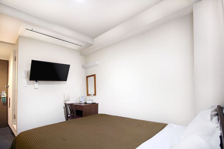 Room 15 of 37
