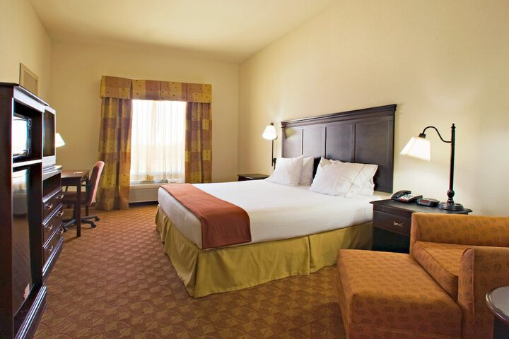 Room 10 of 33