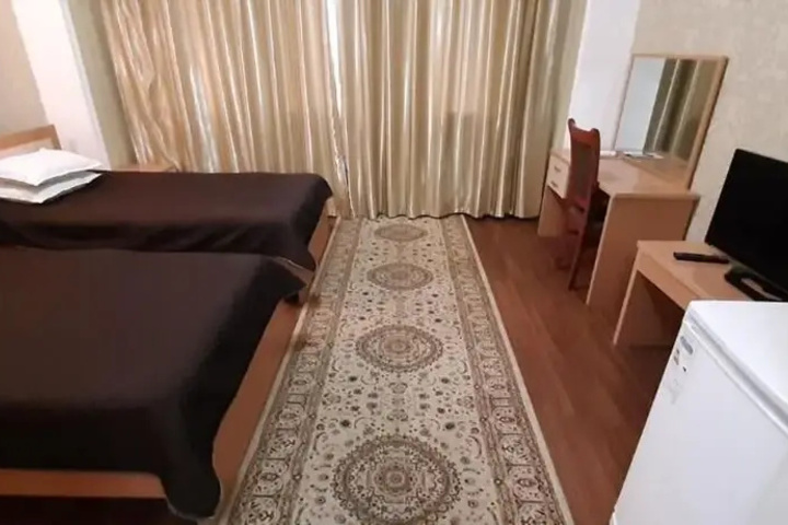 Room 5 of 9