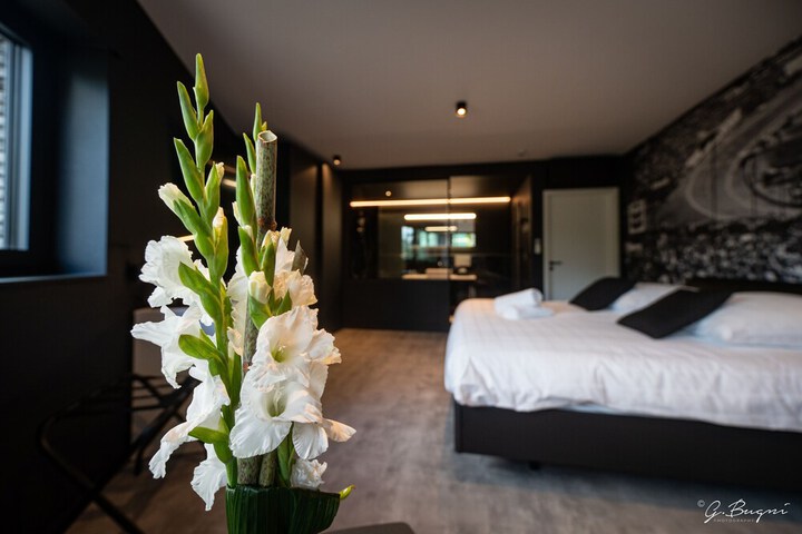 Room 7 of 25