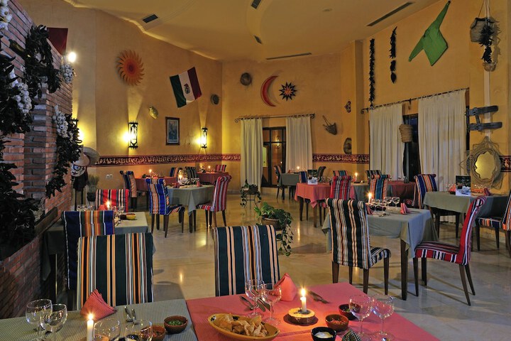 Dining 37 of 61