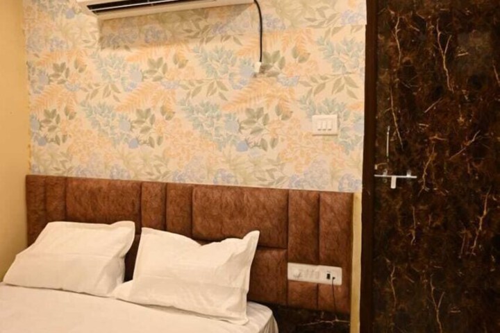 Room 4 of 21