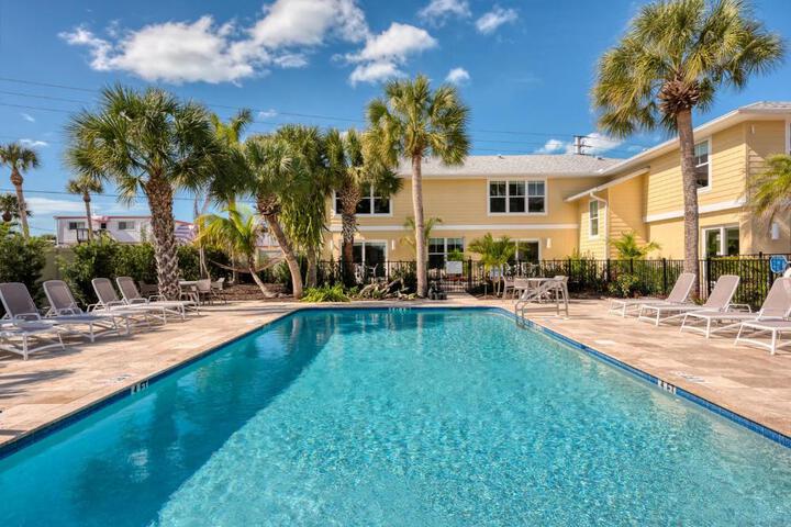 Escape Coastal Resort on Casey Key in Nokomis, FL