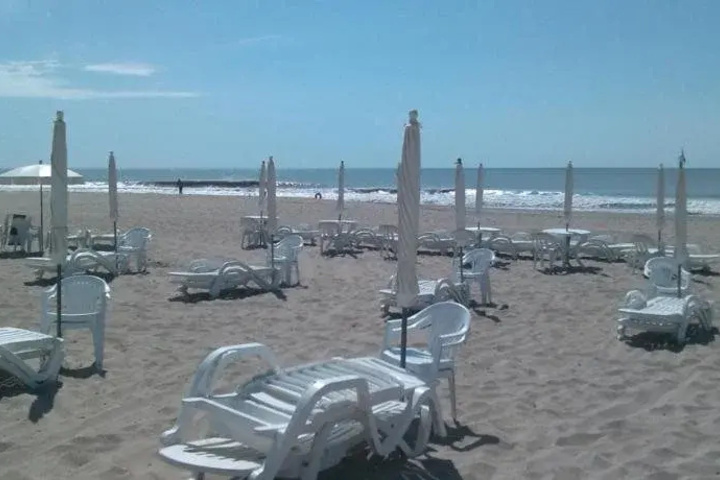 Beach 22 of 28