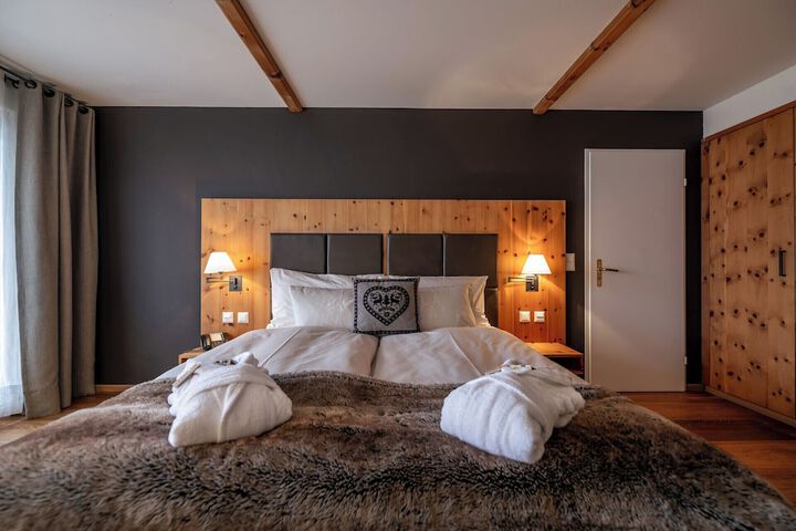 Room 16 of 60