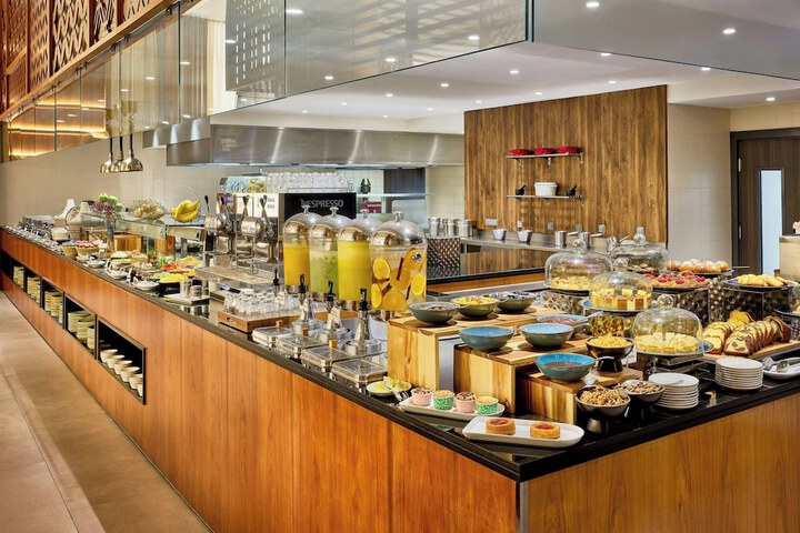 Breakfast/Coffee Service 74 of 102