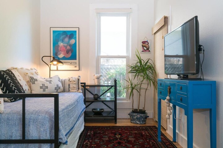 Room 2 of 16