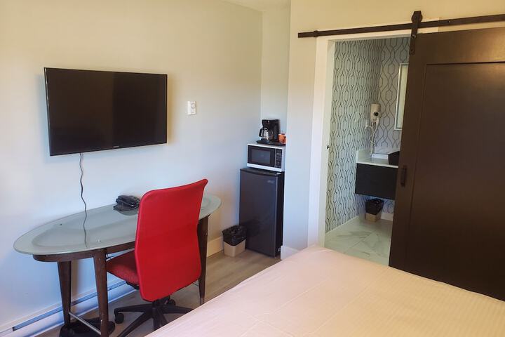 Room 11 of 33