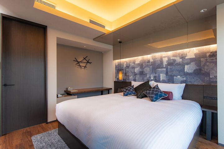 Room 19 of 76