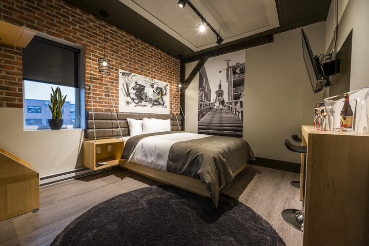 Room 11 of 12