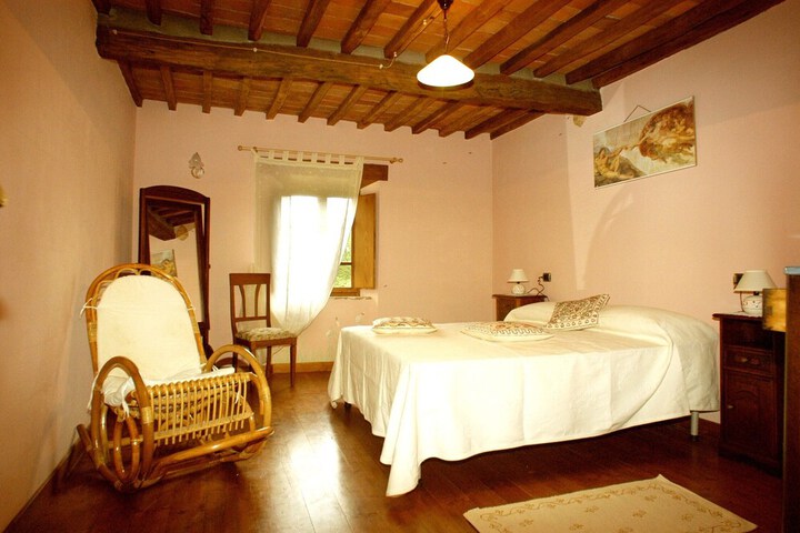 Room 2 of 46