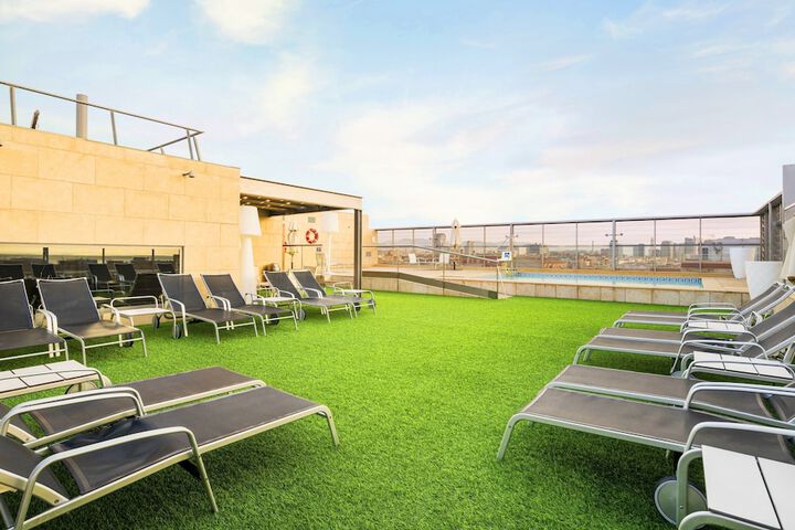 Sundeck 70 of 73
