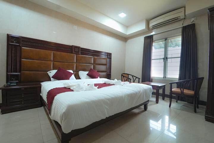 Room 2 of 9