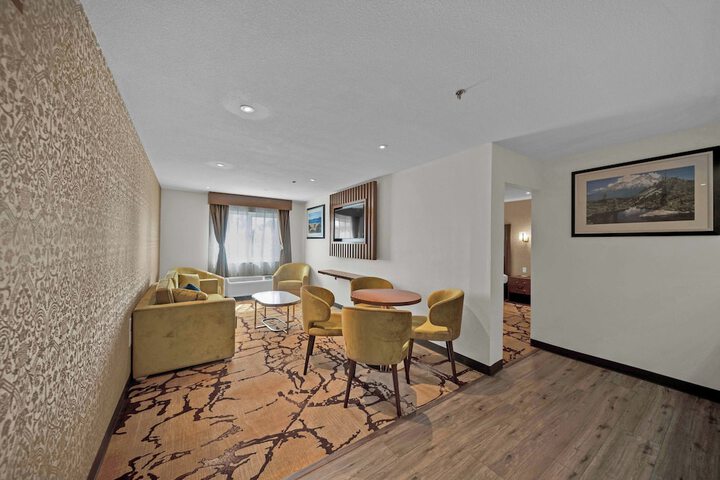 Room 21 of 37