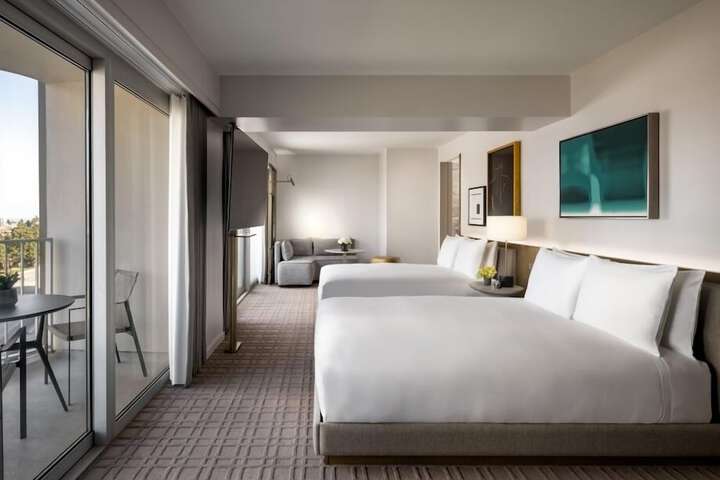 Room 11 of 65