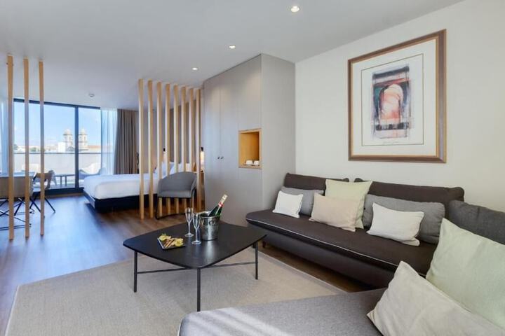 Room 10 of 30