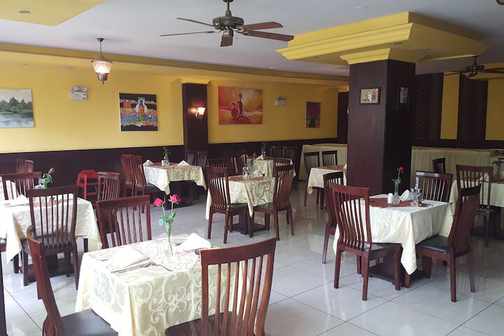 Dining 9 of 15